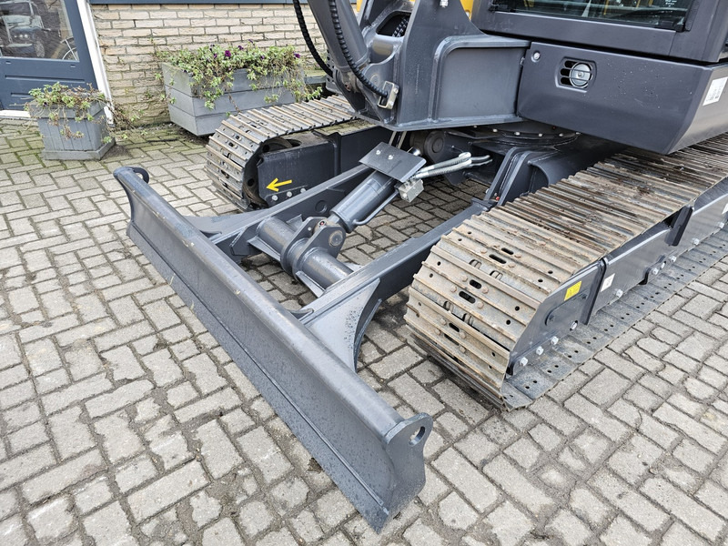 Mini rýpadlo XCMG XE60GA: obrázek 16