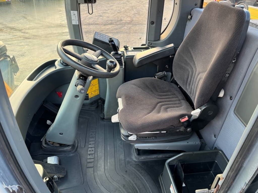 Kolový nakladač Liebherr L 550: obrázek 13