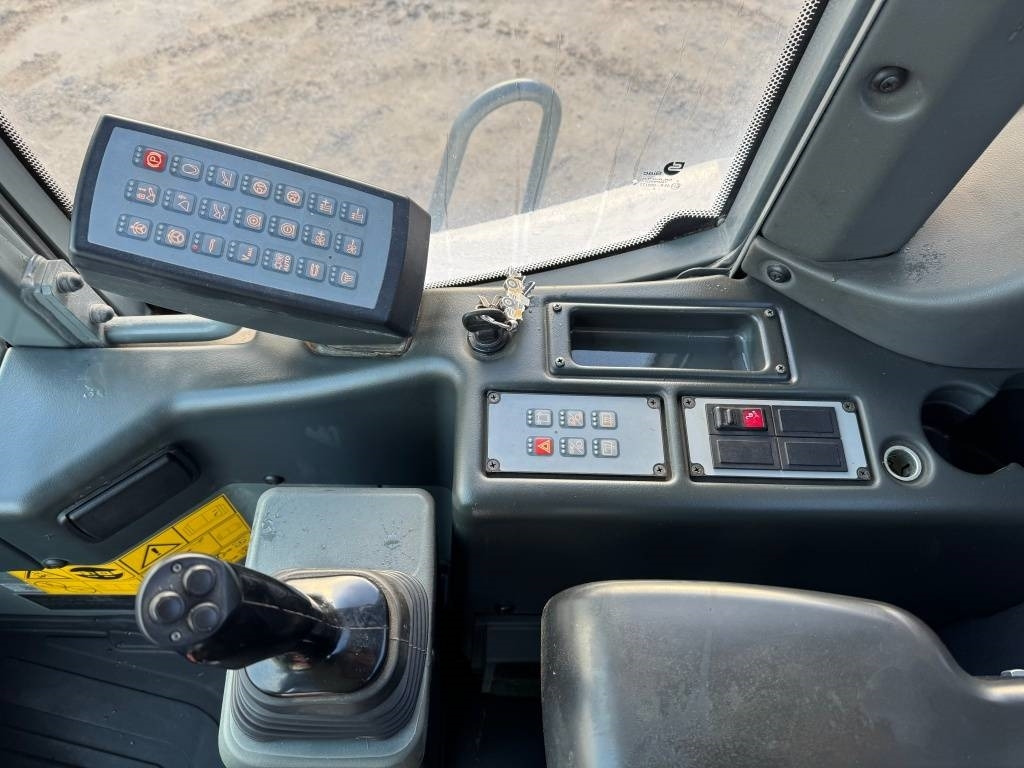 Kolový nakladač Liebherr L 550: obrázek 15