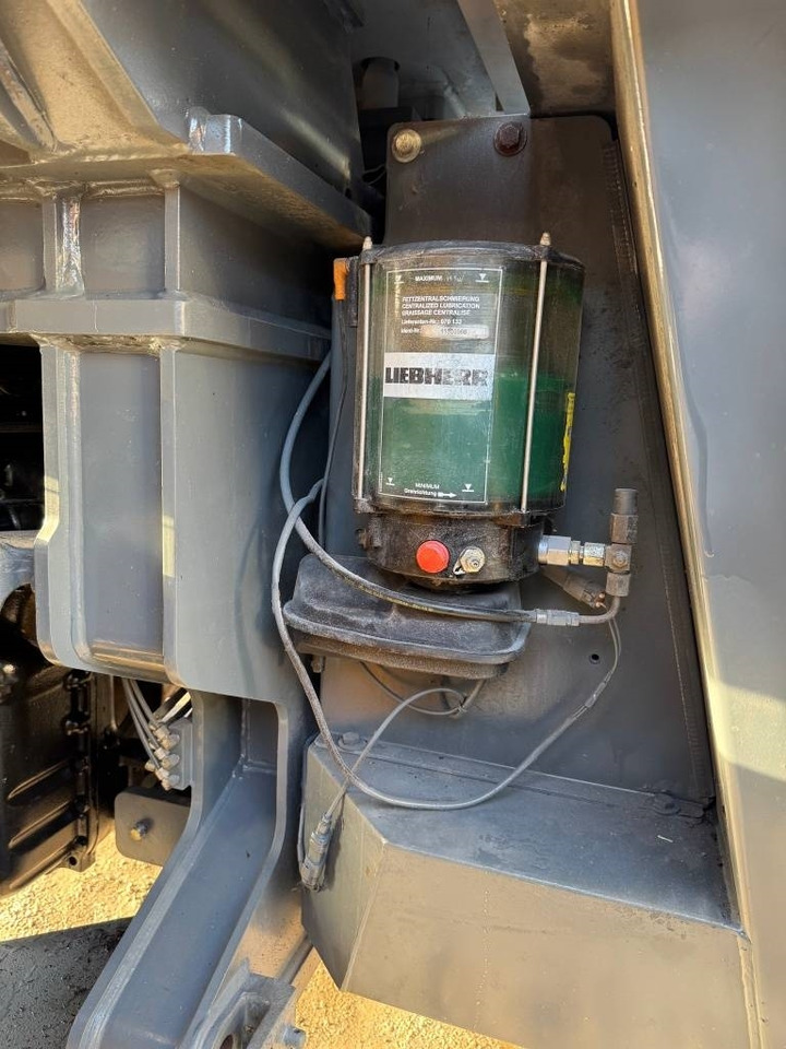 Kolový nakladač Liebherr L 550: obrázek 10