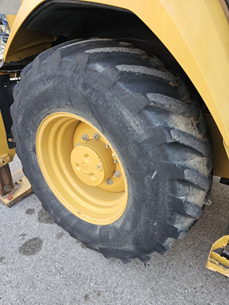 Rýpadlo-nakladač CAT 428F2: obrázek 23 Rýpadlo-nakladač CAT 428F2: obrázek 23