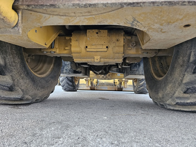 Rýpadlo-nakladač CAT 428F2: obrázek 17 Rýpadlo-nakladač CAT 428F2: obrázek 17