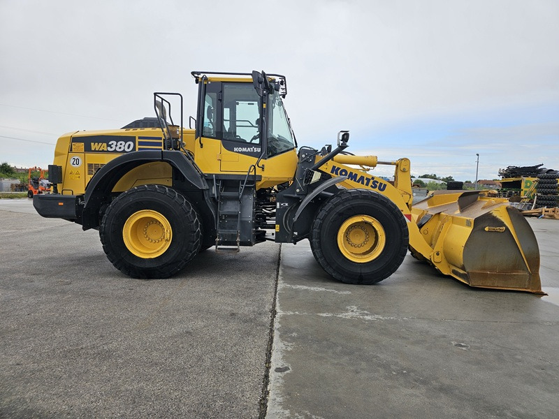 KOMATSU WA380-8 - Kolový nakladač: obrázek 4 KOMATSU WA380-8 - Kolový nakladač: obrázek 4