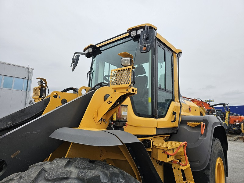 Kolový nakladač Volvo L120H: obrázek 8