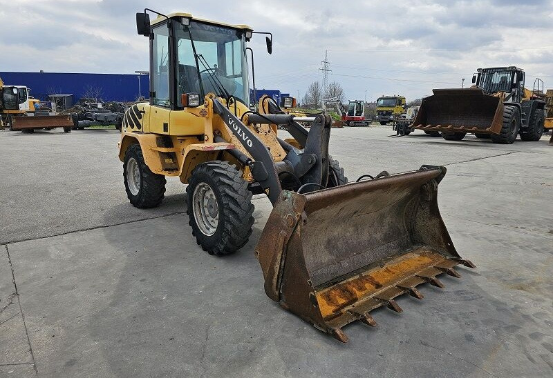 Volvo L30B - Nakladač: obrázek 5 Volvo L30B - Nakladač: obrázek 5