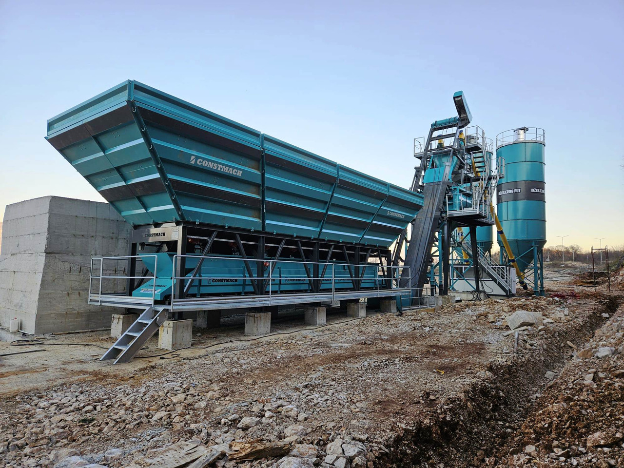 Constmach 120 m³/h kompakte Betonmischanlage - Betonárna: obrázek 1 Constmach 120 m³/h kompakte Betonmischanlage - Betonárna: obrázek 1