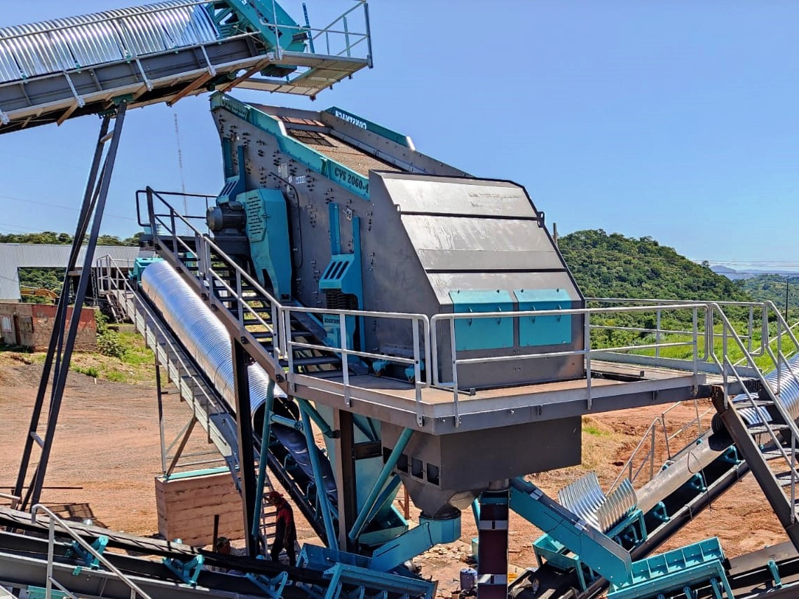 Constmach 140-180 Tph Vibrating Screen 2-3-4 Stages 1800x5000 mm - Třídič: obrázek 1 Constmach 140-180 Tph Vibrating Screen 2-3-4 Stages 1800x5000 mm - Třídič: obrázek 1