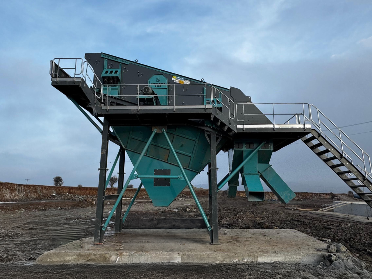 Constmach 2-3-4 Deck Vibrating Screen Systems 2 Years Warranty - Třídič: obrázek 2 Constmach 2-3-4 Deck Vibrating Screen Systems 2 Years Warranty - Třídič: obrázek 2
