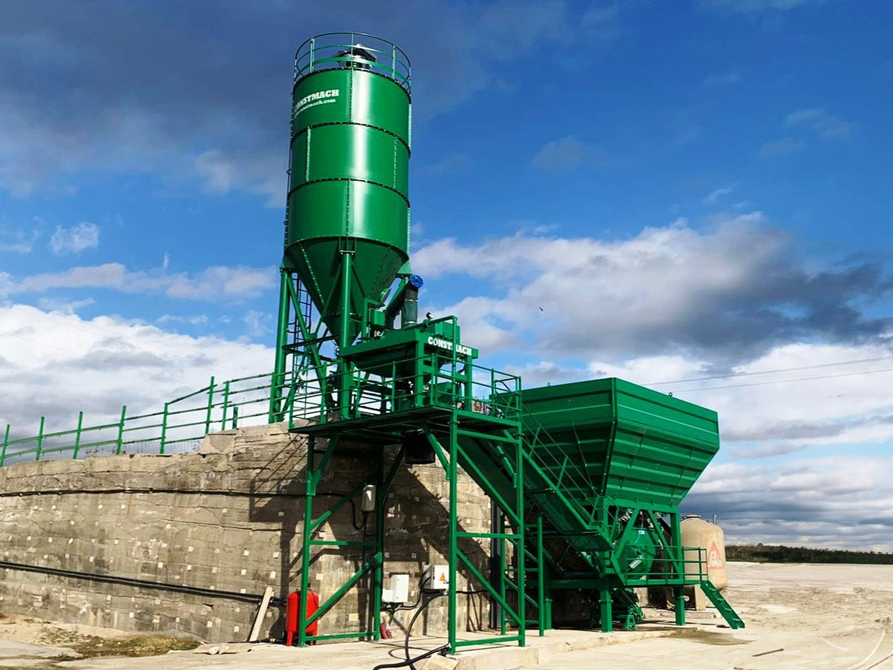 Constmach 60 m³/h Trockenbeton Mischanlage - Betonárna: obrázek 1 Constmach 60 m³/h Trockenbeton Mischanlage - Betonárna: obrázek 1