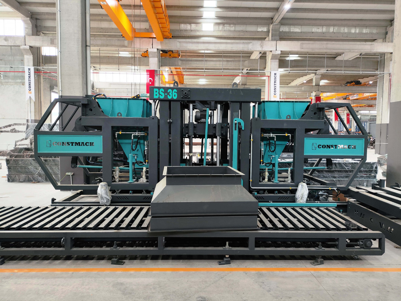 Constmach BS-20 Concrete Block Making Machine 2 Year Warranty - Vibrolis: obrázek 3 Constmach BS-20 Concrete Block Making Machine 2 Year Warranty - Vibrolis: obrázek 3