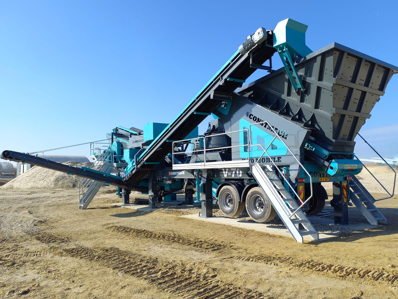 Constmach Concasseur Mobile À Arbre Vertical D'une Capacité De 200 T/H - Mobilní drtič: obrázek 1 Constmach Concasseur Mobile À Arbre Vertical D'une Capacité De 200 T/H - Mobilní drtič: obrázek 1