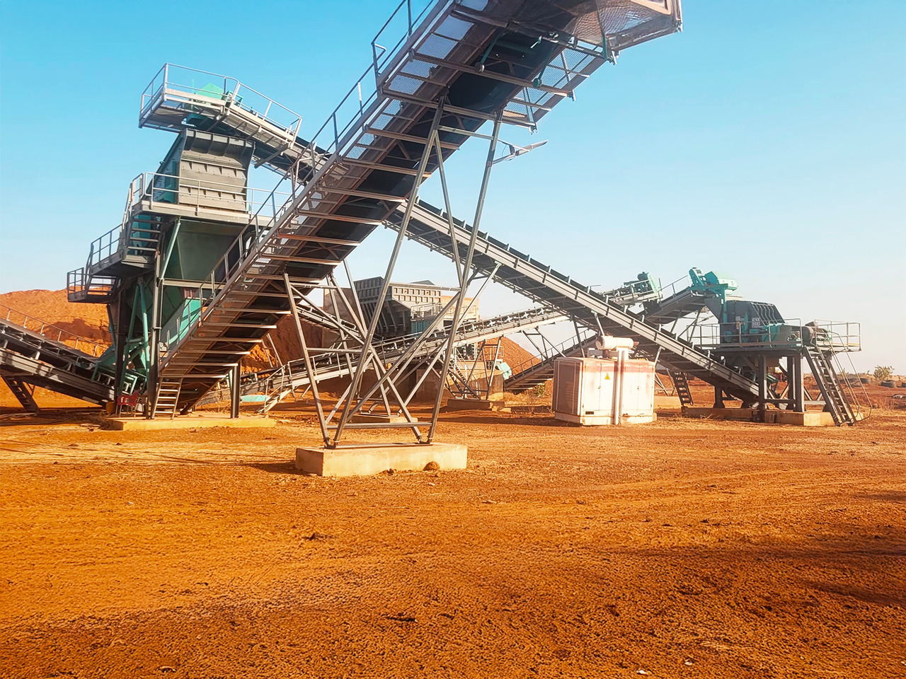 Constmach Installation Stationnaire De Concassage De Pierres De Basalte 250-300 Tph - Drticí zařízení: obrázek 3 Constmach Installation Stationnaire De Concassage De Pierres De Basalte 250-300 Tph - Drticí zařízení: obrázek 3