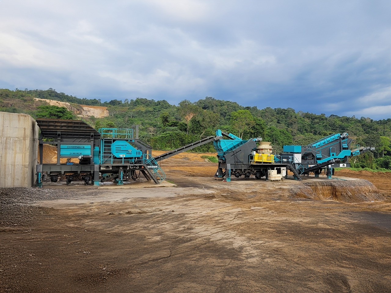 Constmach Mobile Jaw Crushing Plant With A Capacity Of 250 To 300 T/h - Mobilní drtič: obrázek 2 Constmach Mobile Jaw Crushing Plant With A Capacity Of 250 To 300 T/h - Mobilní drtič: obrázek 2