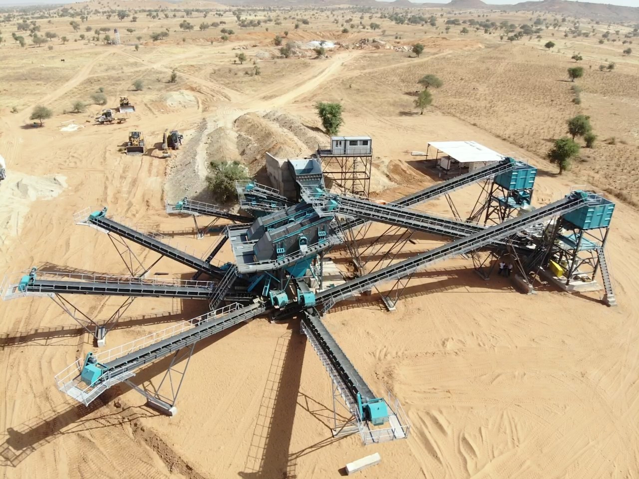 Constmach Stationary Stone Crushing and Screening Plant 50 to 1,000 TPH - Drticí zařízení: obrázek 5 Constmach Stationary Stone Crushing and Screening Plant 50 to 1,000 TPH - Drticí zařízení: obrázek 5