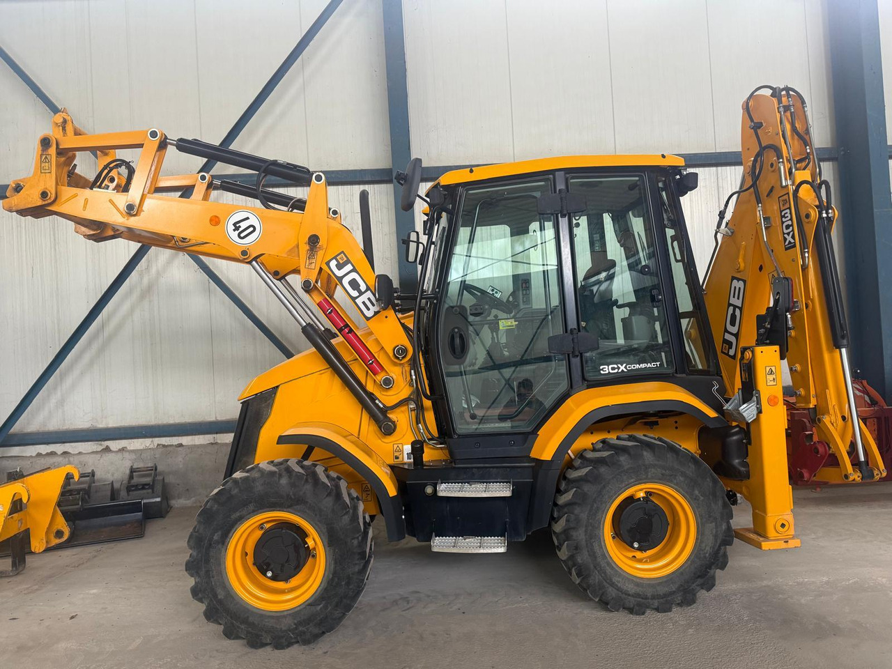 JCB 3CX Compact - Rýpadlo-nakladač: obrázek 1 JCB 3CX Compact - Rýpadlo-nakladač: obrázek 1