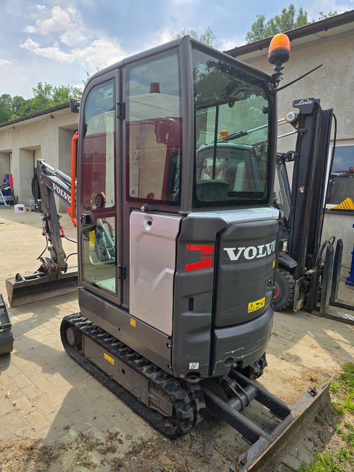 VOLVO EC 18 E - Mini rýpadlo: obrázek 4 VOLVO EC 18 E - Mini rýpadlo: obrázek 4