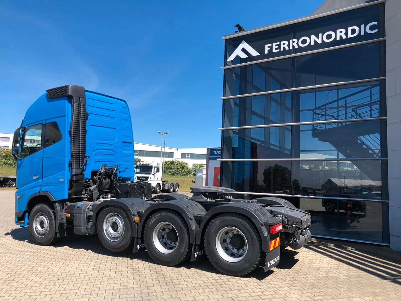 Volvo FH16 750 XL 8x4 Tridem*100T*Kriechgänge*Retarder Volvo FH16 750 XL 8x4 Tridem*100T*Kriechgänge*Retarder - Tahač: obrázek 4 Volvo FH16 750 XL 8x4 Tridem*100T*Kriechgänge*Retarder Volvo FH16 750 XL 8x4 Tridem*100T*Kriechgänge*Retarder - Tahač: obrázek 4