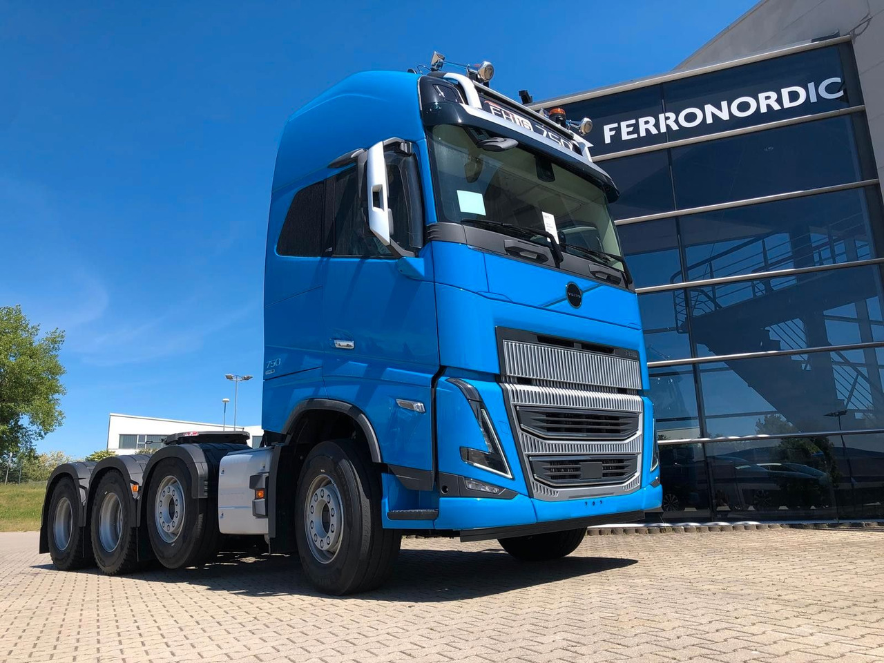 Volvo FH16 750 XL 8x4 Tridem*100T*Kriechgänge*Retarder Volvo FH16 750 XL 8x4 Tridem*100T*Kriechgänge*Retarder - Tahač: obrázek 1 Volvo FH16 750 XL 8x4 Tridem*100T*Kriechgänge*Retarder Volvo FH16 750 XL 8x4 Tridem*100T*Kriechgänge*Retarder - Tahač: obrázek 1