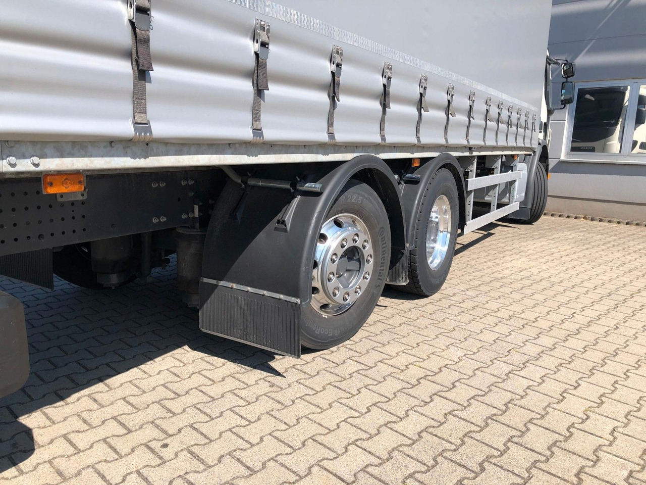Volvo FE 350 6x2 Lenkachse*ALU*LBW*EDSCHA - Plachtový nákladní auto: obrázek 4 Volvo FE 350 6x2 Lenkachse*ALU*LBW*EDSCHA - Plachtový nákladní auto: obrázek 4