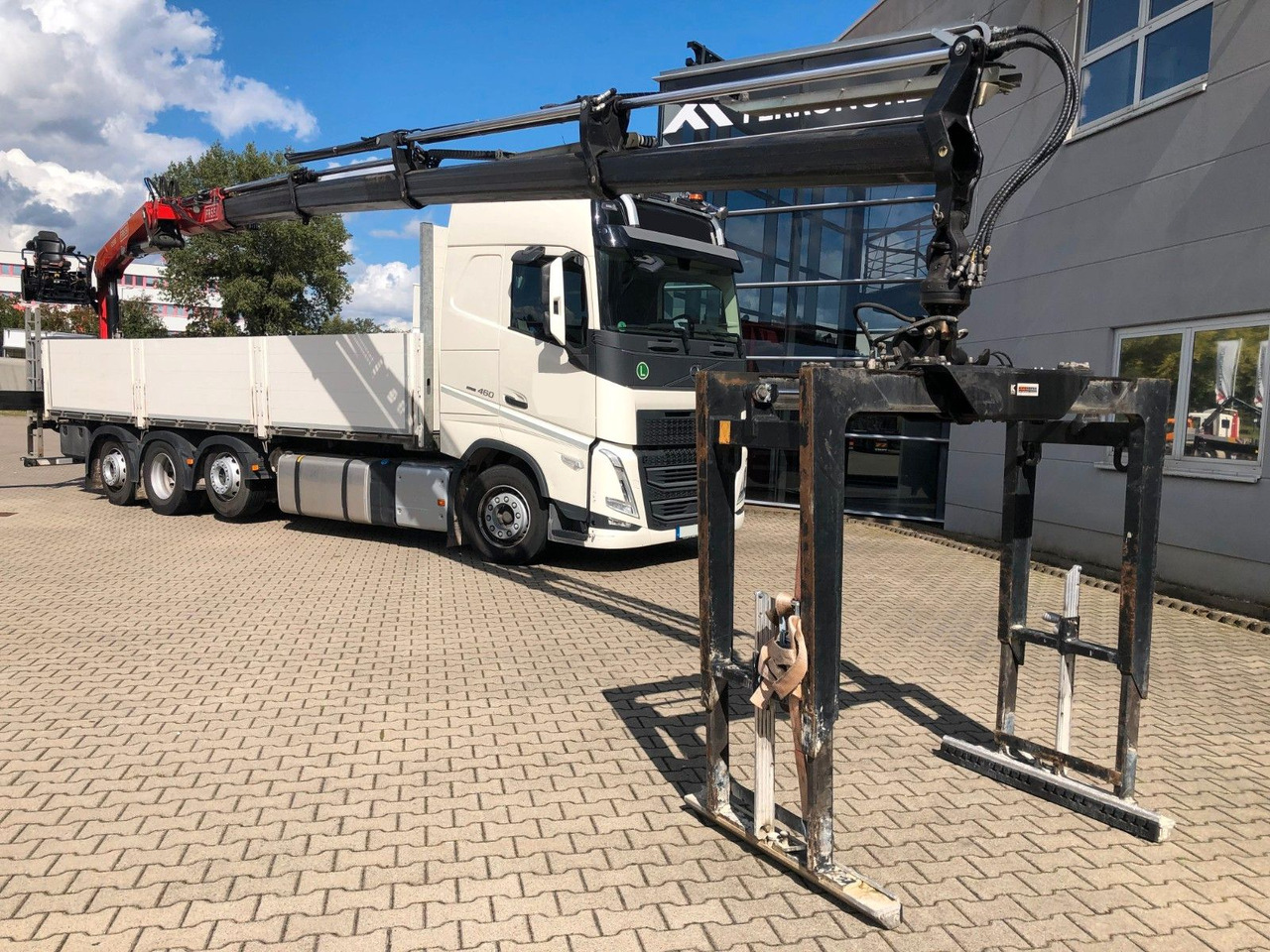 Volvo FH460 8x2 TRIDEM VLA&NLA gelenkt*FASSI F215AS.24 - Nákladní automobil valníkový/ Plošinový, Auto s hydraulickou rukou: obrázek 3 Volvo FH460 8x2 TRIDEM VLA&NLA gelenkt*FASSI F215AS.24 - Nákladní automobil valníkový/ Plošinový, Auto s hydraulickou rukou: obrázek 3