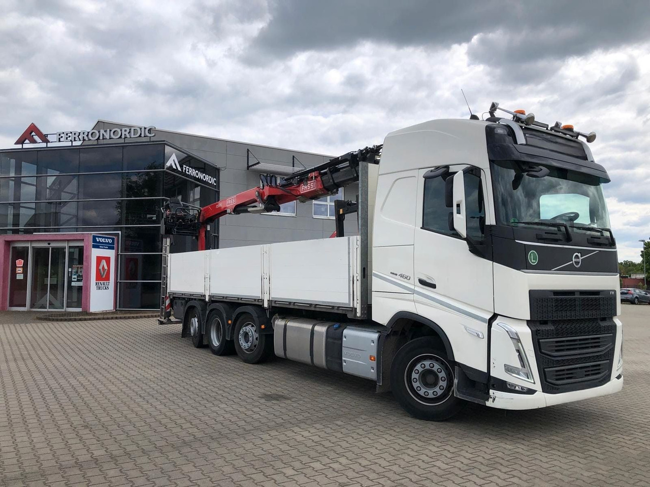Volvo FH460 8x2 TRIDEM VLA&NLA gelenkt*FASSI F215AS.24 - Auto s hydraulickou rukou: obrázek 3 Volvo FH460 8x2 TRIDEM VLA&NLA gelenkt*FASSI F215AS.24 - Auto s hydraulickou rukou: obrázek 3