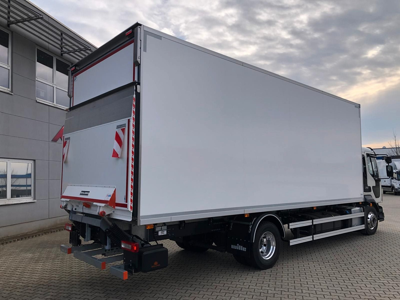 Volvo FL16.280  VollLuft*LBW *Carrier Supra850*a.Miete - Chladírenský nákladní automobil: obrázek 4 Volvo FL16.280  VollLuft*LBW *Carrier Supra850*a.Miete - Chladírenský nákladní automobil: obrázek 4