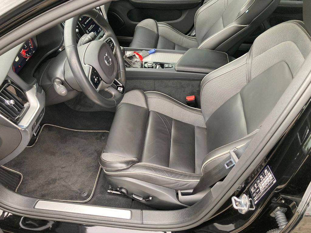 Volvo S60 T5 Lim. R-Design Volvo S60 T5 Lim. R-Design - Sedan: obrázek 4 Volvo S60 T5 Lim. R-Design Volvo S60 T5 Lim. R-Design - Sedan: obrázek 4