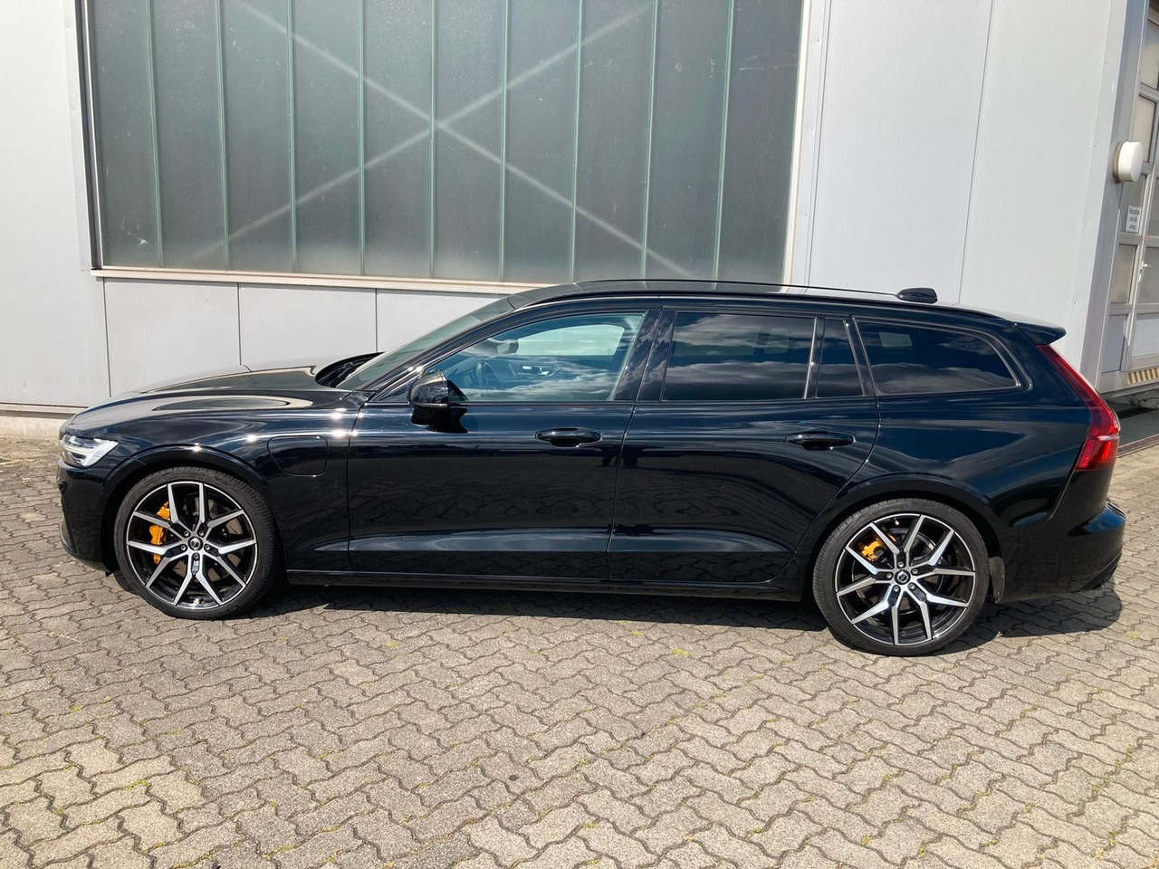 Volvo V60 T8 Polestar Engineered Plug-In Hybrid AWD - Osobní auto: obrázek 3 Volvo V60 T8 Polestar Engineered Plug-In Hybrid AWD - Osobní auto: obrázek 3