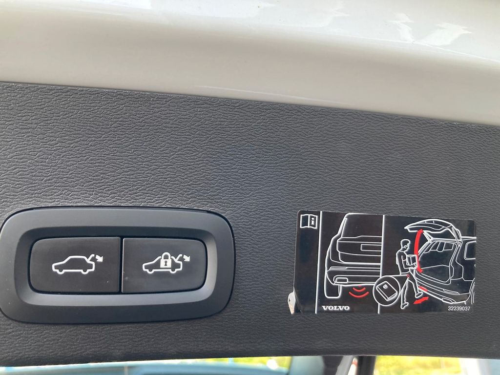 SUV Volvo XC 40 T4 Insc. Expr. Recharge Plug-In Hyb. 2WD: obrázek 6