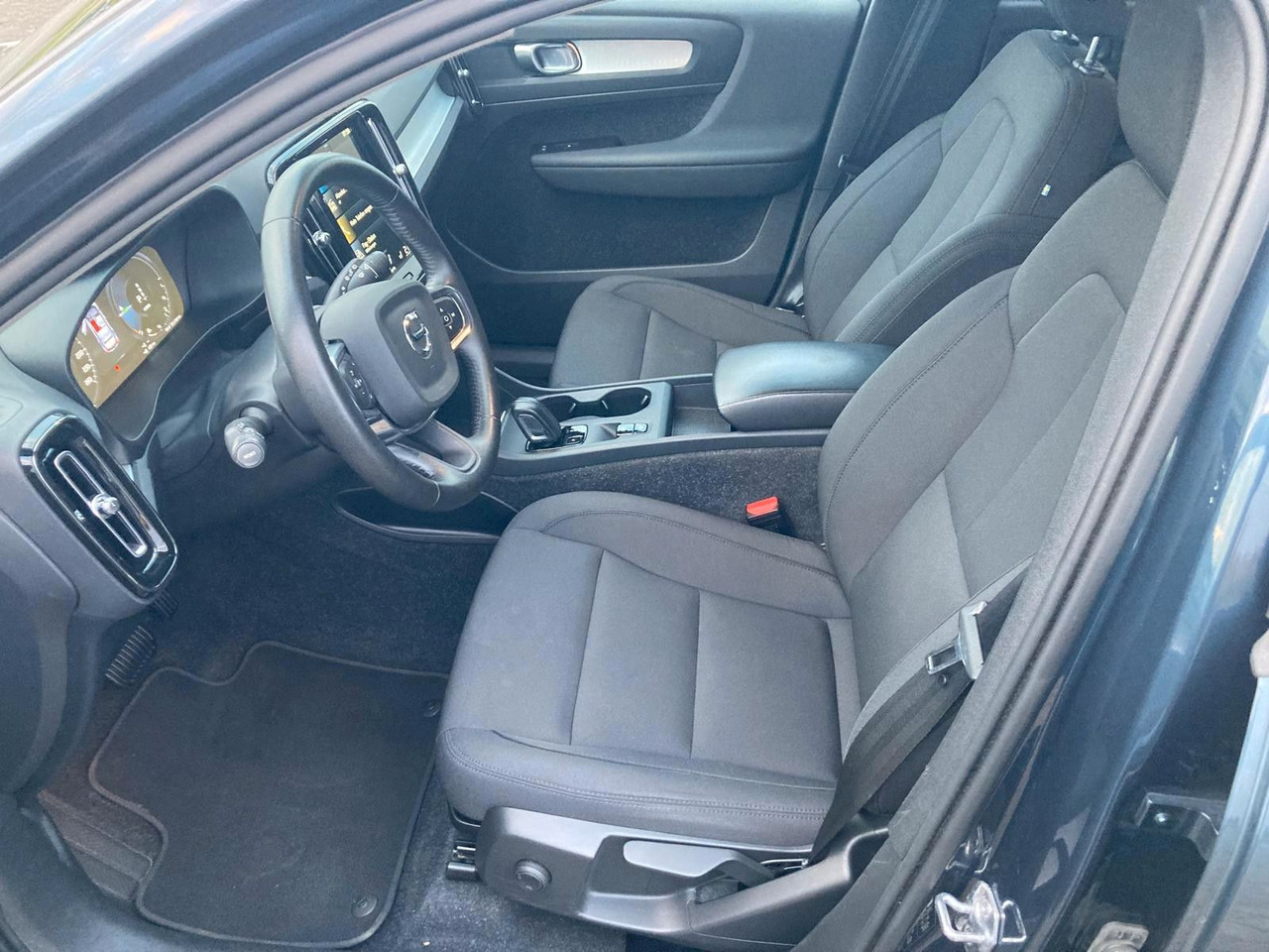 Volvo XC 40 T4 Inscription Expr. Recharge Plug-In Hyb - SUV: obrázek 5 Volvo XC 40 T4 Inscription Expr. Recharge Plug-In Hyb - SUV: obrázek 5