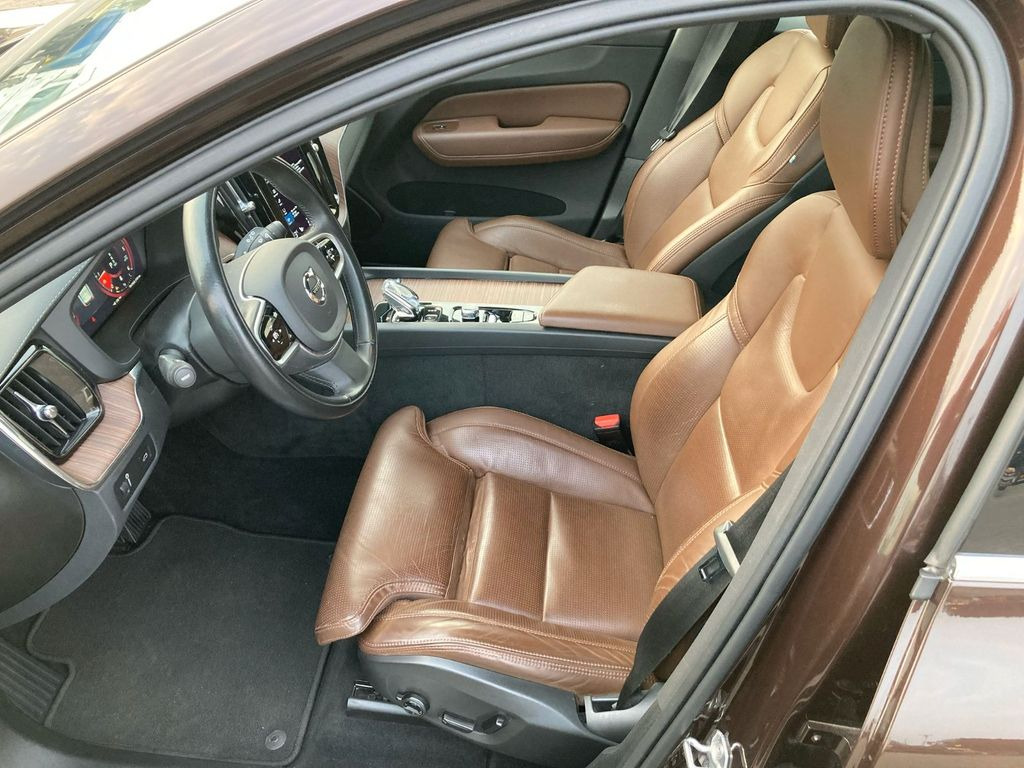SUV Volvo XC 60 B5 Inscription AWD (Diesel): obrázek 9