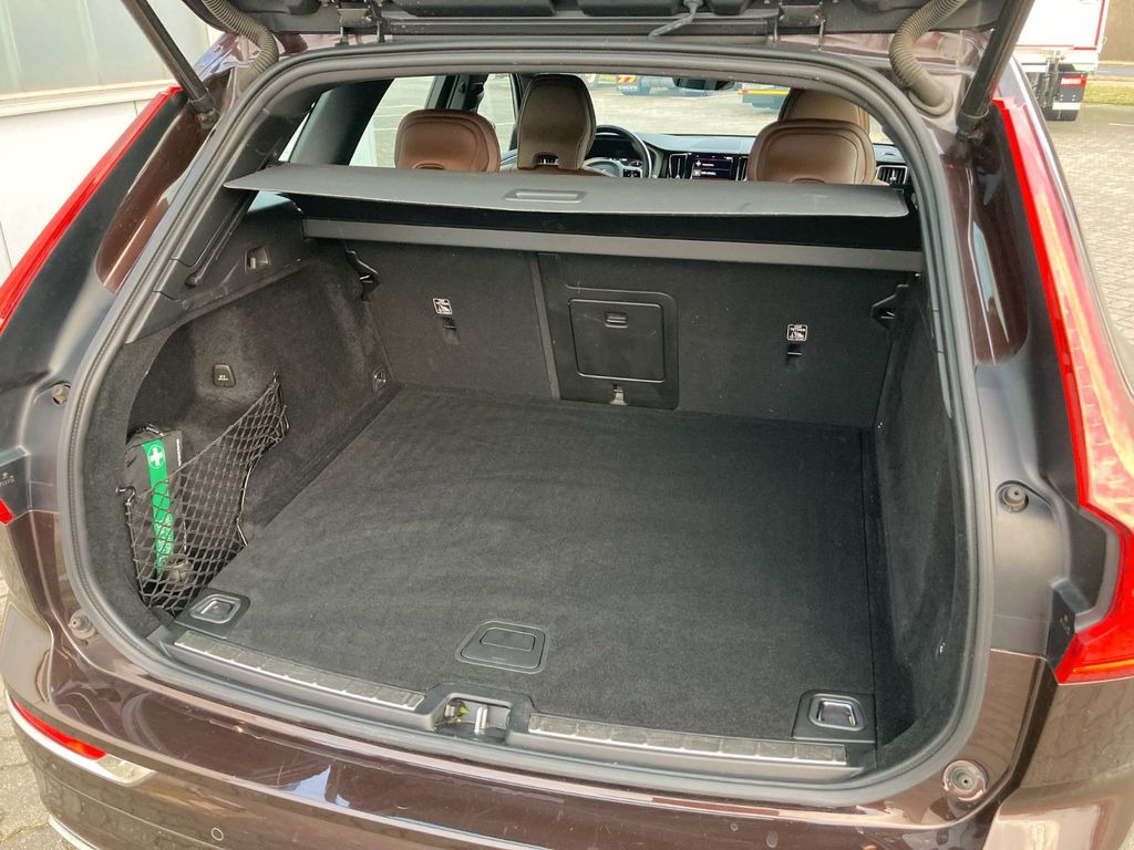 SUV Volvo XC 60 B5 Inscription AWD (Diesel): obrázek 8