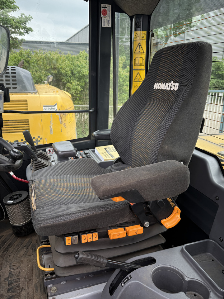 Kolový nakladač KOMATSU WA200PZ-6: obrázek 13