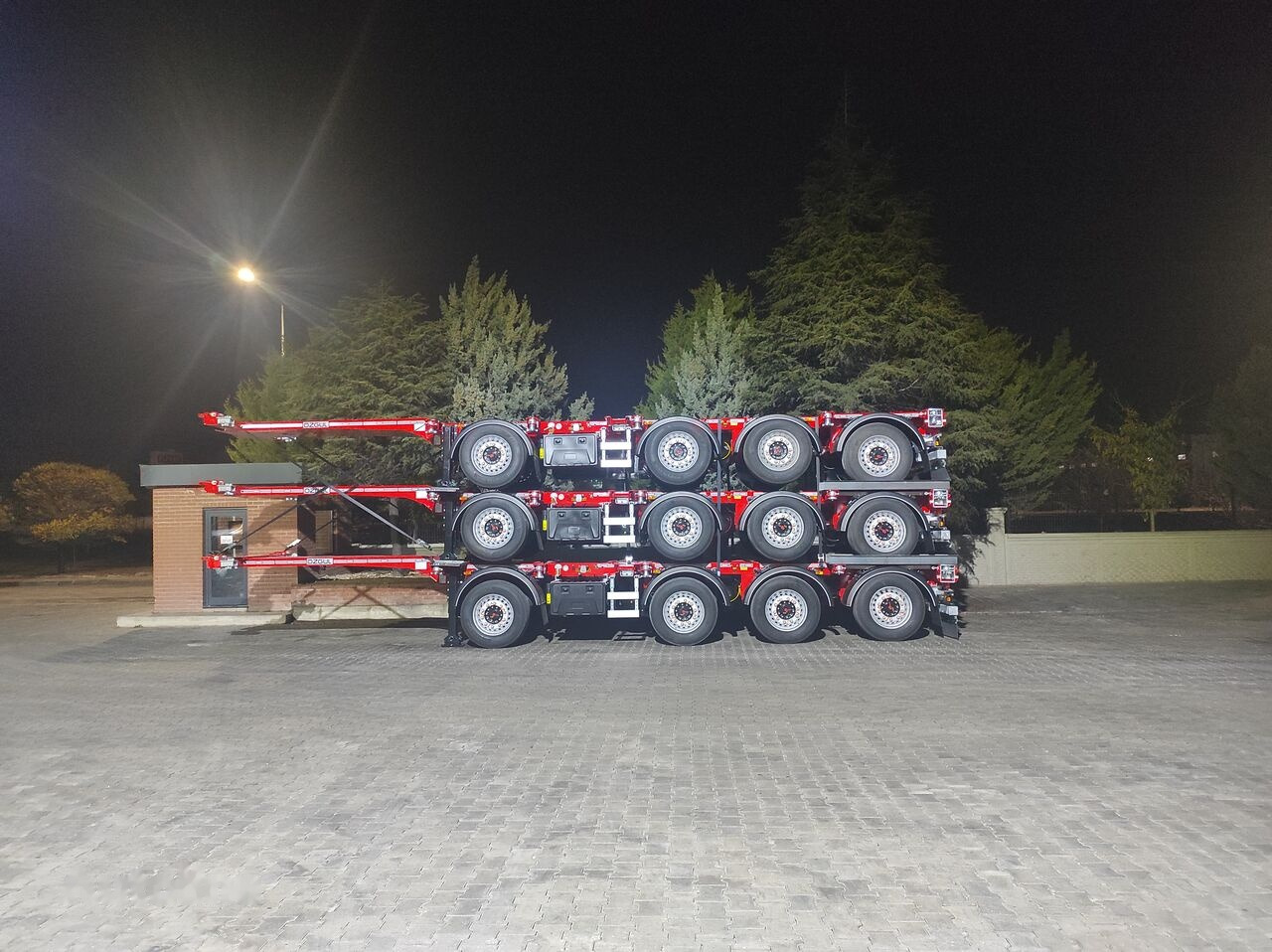 Özgül 4 AXLE HIGH CUBE CONTAINER CARRIER - Kontejnerovy návěs/ Výměnná nástavba: obrázek 2 Özgül 4 AXLE HIGH CUBE CONTAINER CARRIER - Kontejnerovy návěs/ Výměnná nástavba: obrázek 2