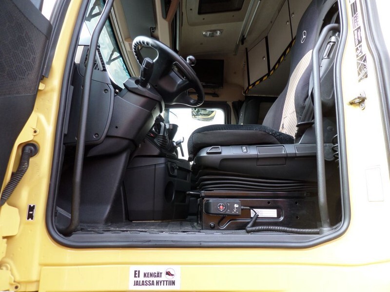 Interior photo 2: Mercedes-Benz Actros 3351 6x4 leasing Mercedes-Benz Actros 3351 6x4