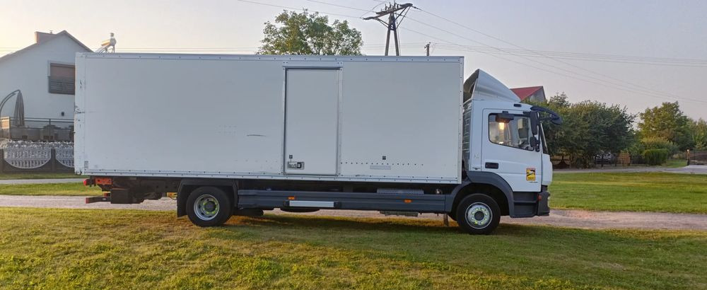 Mercedes-Benz Atego - Chladírenský nákladní automobil: obrázek 4 Mercedes-Benz Atego - Chladírenský nákladní automobil: obrázek 4