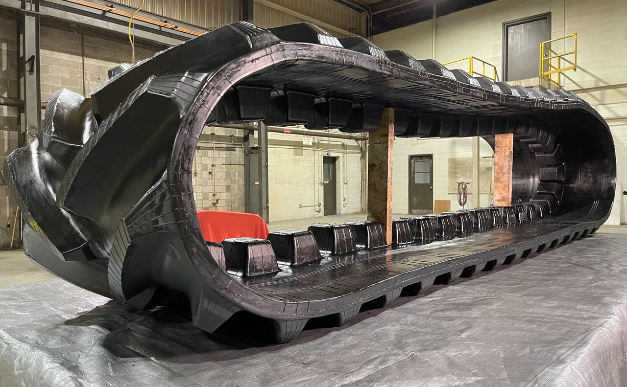 GTW TankTuff for CLAAS Lexion Terra Trac - Pásy pro Pásový traktor: obrázek 4 GTW TankTuff for CLAAS Lexion Terra Trac - Pásy pro Pásový traktor: obrázek 4