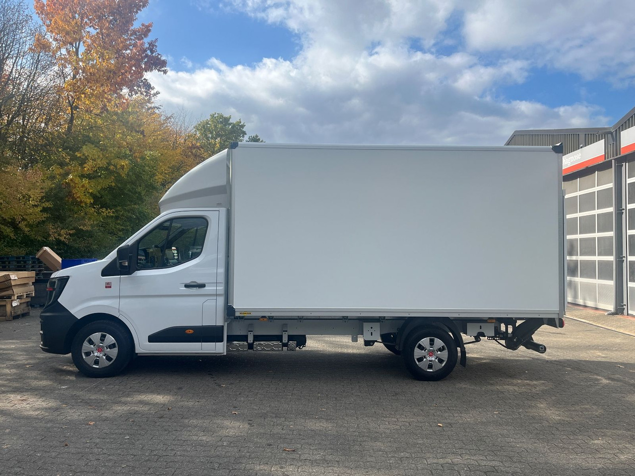 Renault MASTER MIT HUMBAUR KOFFERAUFBAU - Dodávka skřín: obrázek 5 Renault MASTER MIT HUMBAUR KOFFERAUFBAU - Dodávka skřín: obrázek 5
