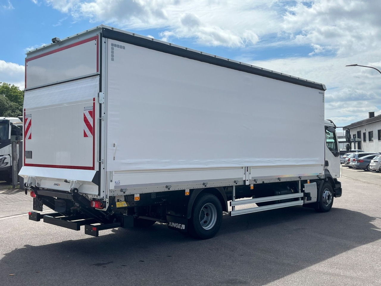 Volvo FL16.280 Junge Schiebeplane - Plachtový nákladní auto: obrázek 5 Volvo FL16.280 Junge Schiebeplane - Plachtový nákladní auto: obrázek 5