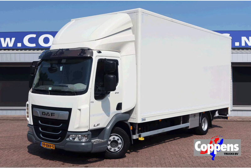 DAF LF 210 Bakwagen + Dhollandia klep 1500 kg - Skříňový nákladní auto: obrázek 1 DAF LF 210 Bakwagen + Dhollandia klep 1500 kg - Skříňový nákladní auto: obrázek 1