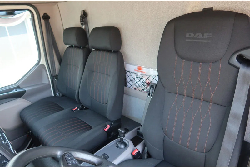 DAF LF 210 Bakwagen + Dhollandia klep 1500 kg - Skříňový nákladní auto: obrázek 5 DAF LF 210 Bakwagen + Dhollandia klep 1500 kg - Skříňový nákladní auto: obrázek 5