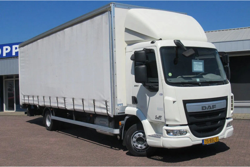 DAF LF 250 250 bak + klep + schuifzeil E6 - Plachtový nákladní auto: obrázek 2 DAF LF 250 250 bak + klep + schuifzeil E6 - Plachtový nákladní auto: obrázek 2