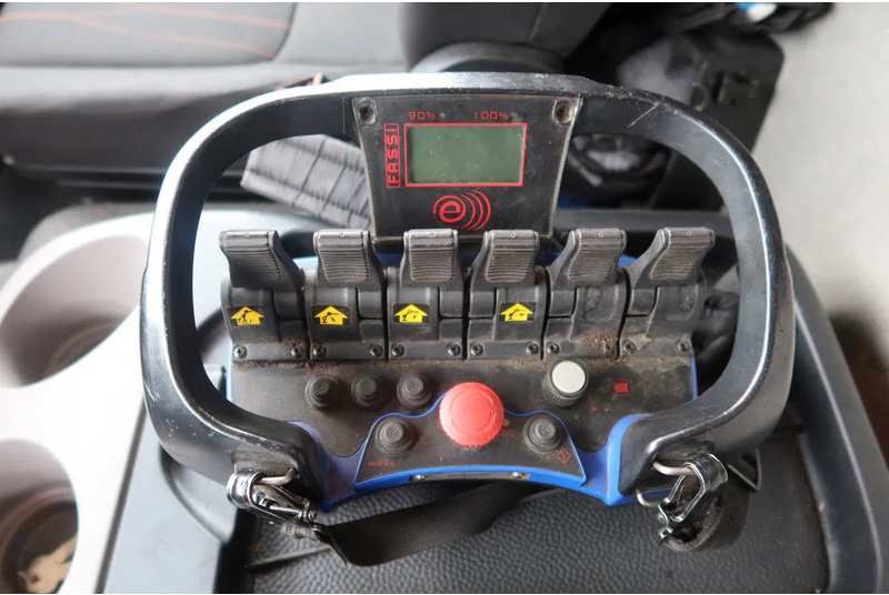 Auto s hydraulickou rukou DAF LF 260 Open+Kraan Fassi F 85 V 023+Radio controle: obrázek 7