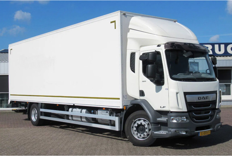 DAF LF 55 320 Euro 6 - Skříňový nákladní auto: obrázek 2 DAF LF 55 320 Euro 6 - Skříňový nákladní auto: obrázek 2