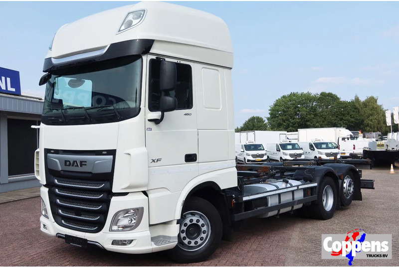 DAF XF 106.480 BDF Super Space CAb 6X2 FAN - Podvozek s kabinou: obrázek 1 DAF XF 106.480 BDF Super Space CAb 6X2 FAN - Podvozek s kabinou: obrázek 1