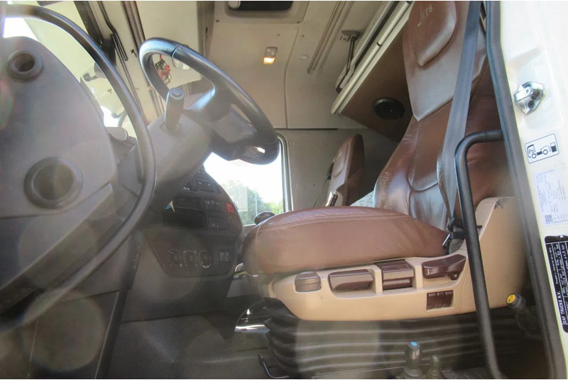 DAF XF 510 Fat 6x4 Euro 6 - Hákový nosič kontejnerů: obrázek 4 DAF XF 510 Fat 6x4 Euro 6 - Hákový nosič kontejnerů: obrázek 4