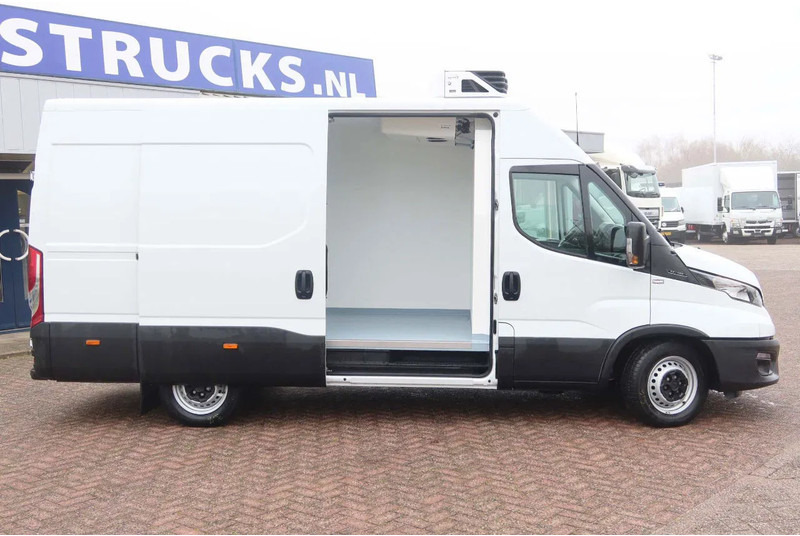 Iveco Daily 35S16 Koelen/vriezen/verwarmen Carrier Xarios 350 + nacht aansluiting 220 volt - Chladící dodávka: obrázek 4 Iveco Daily 35S16 Koelen/vriezen/verwarmen Carrier Xarios 350 + nacht aansluiting 220 volt - Chladící dodávka: obrázek 4
