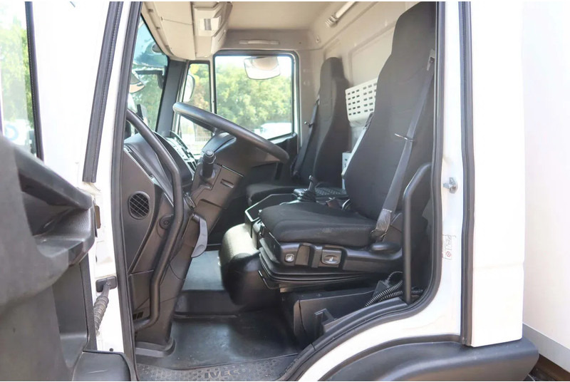Iveco EuroCargo 120 El 210L Carrier Supra 850 MT Koel/Vries+Klep Bitemp met verplaatsbare wand - Chladírenský nákladní automobil: obrázek 5 Iveco EuroCargo 120 El 210L Carrier Supra 850 MT Koel/Vries+Klep Bitemp met verplaatsbare wand - Chladírenský nákladní automobil: obrázek 5