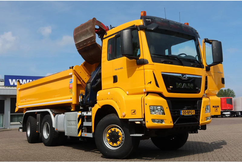 MAN TGS 33.420 2 Zijdige kipper + Kraan 6x6 Stuur as - Sklápěč, Auto s hydraulickou rukou: obrázek 2 MAN TGS 33.420 2 Zijdige kipper + Kraan 6x6 Stuur as - Sklápěč, Auto s hydraulickou rukou: obrázek 2