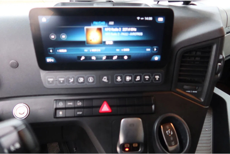 Skříňový nákladní auto Mercedes-Benz Actros 1840 L Bakwagen + Bar klep 2000 KG + Geïsoleerde bak: obrázek 16 Skříňový nákladní auto Mercedes-Benz Actros 1840 L Bakwagen + Bar klep 2000 KG + Geïsoleerde bak: obrázek 16